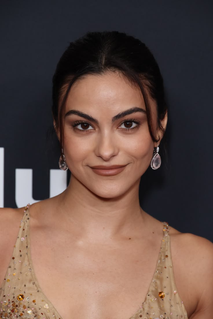 Camila Mendes